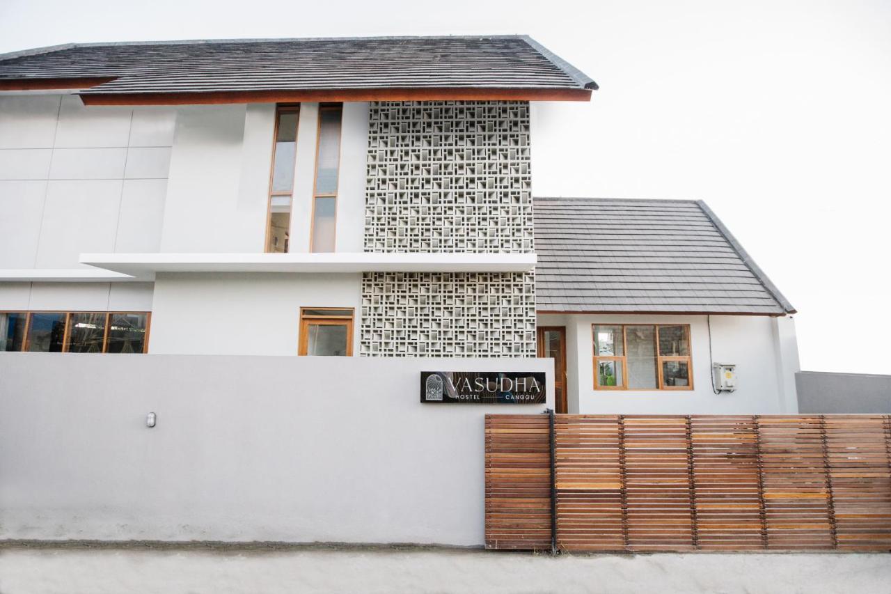Vasudha Hostel Canggu Bagian luar foto